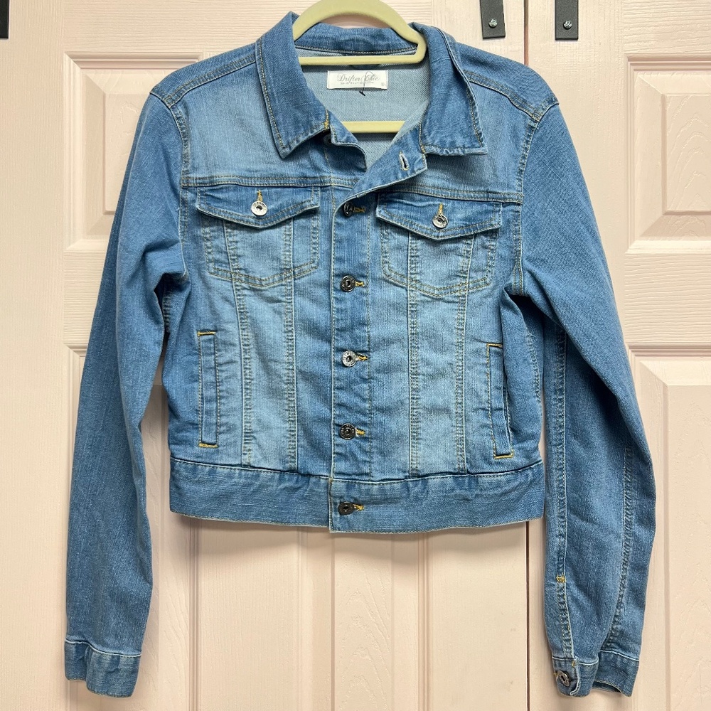 Women's NWOT Stretchy Denim Jacket, Size Small